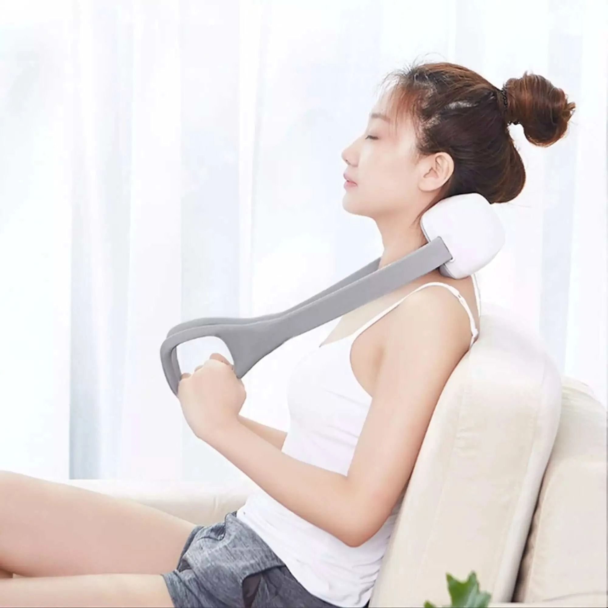 Golden Electric Neck & Shoulder Massager: Heat Therapy for Pain Relief