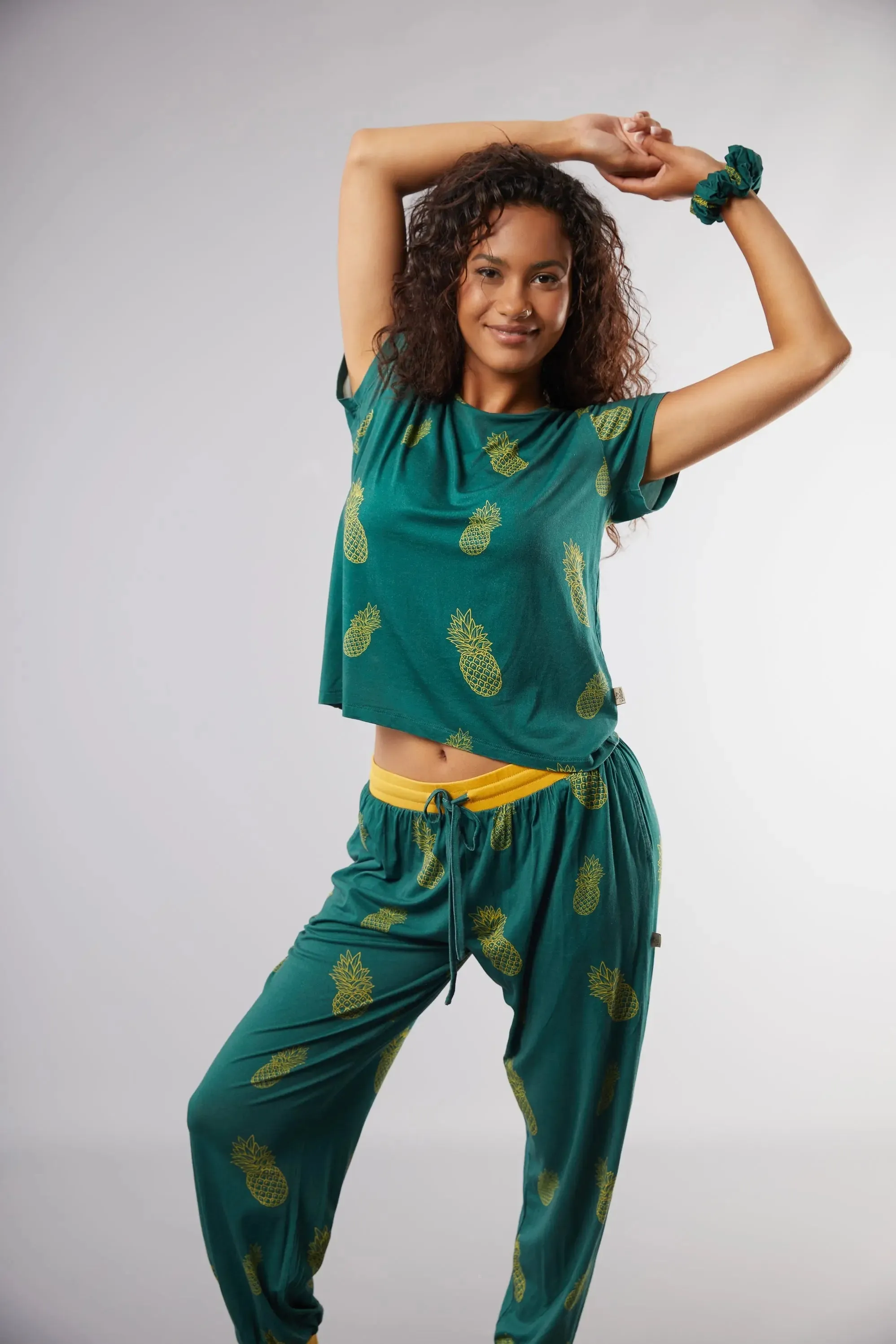 Golden Pineapple II T-Shirt Pyjama Trouser Set