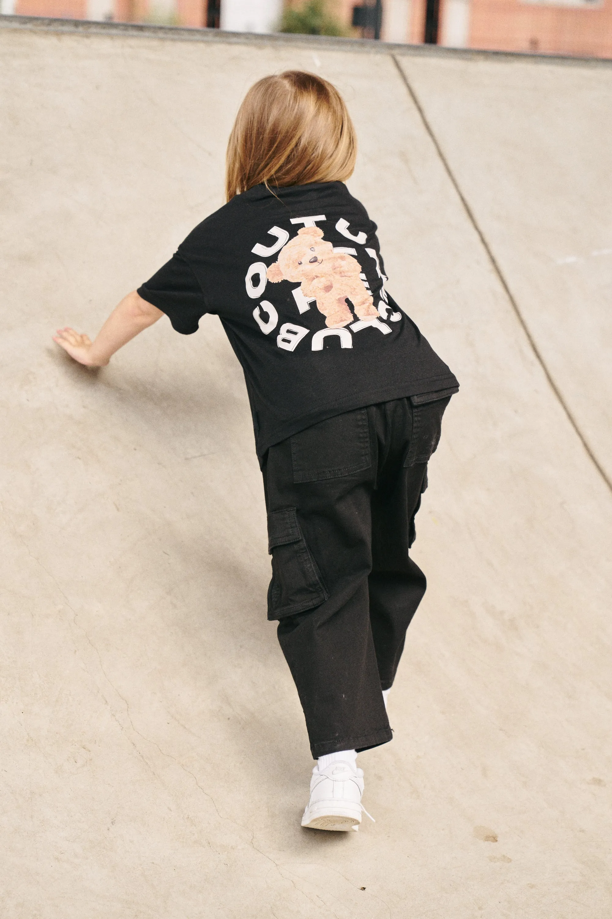 KIDS CIRCLE GRAPHIC TEDDY T-SHIRT - BLACK