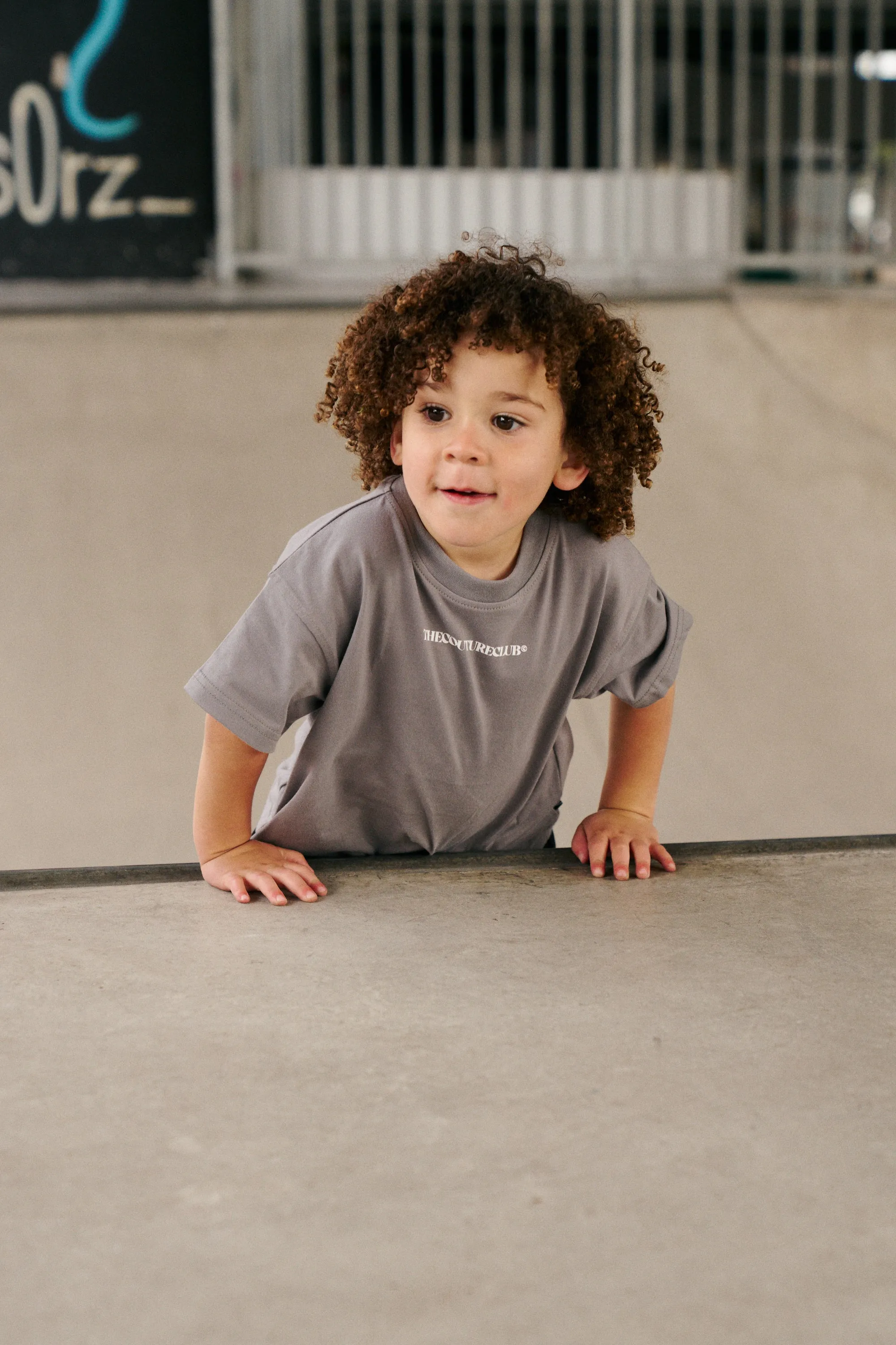 KIDS COPYRIGHT T-SHIRT - GREY