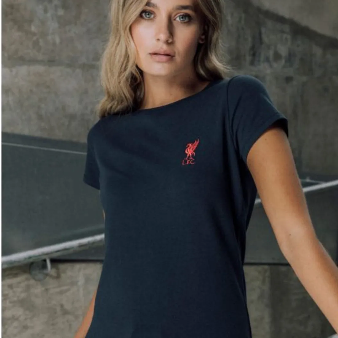 LFC WOMEN LIVERBIRD EMBLEM TEE ROUND NECK NAVY