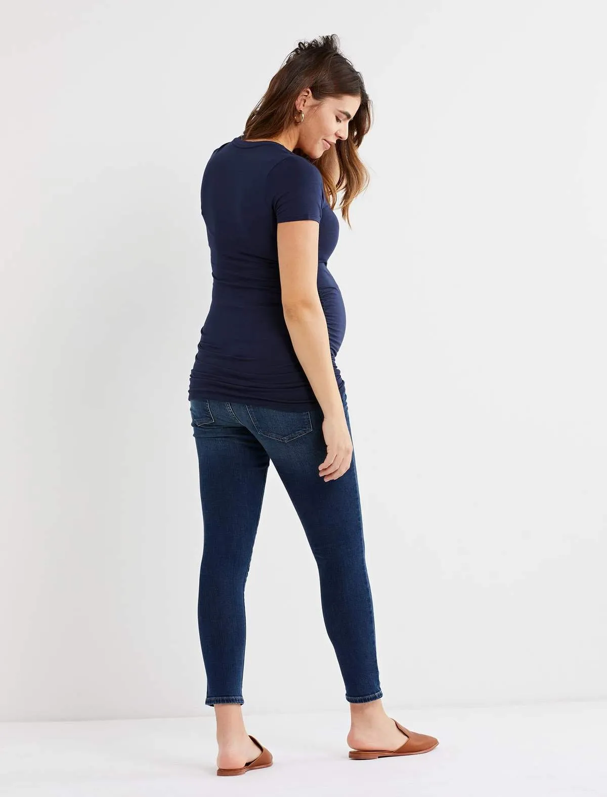 Luxe Side Ruched V-Scoop Maternity T Shirt in Navy