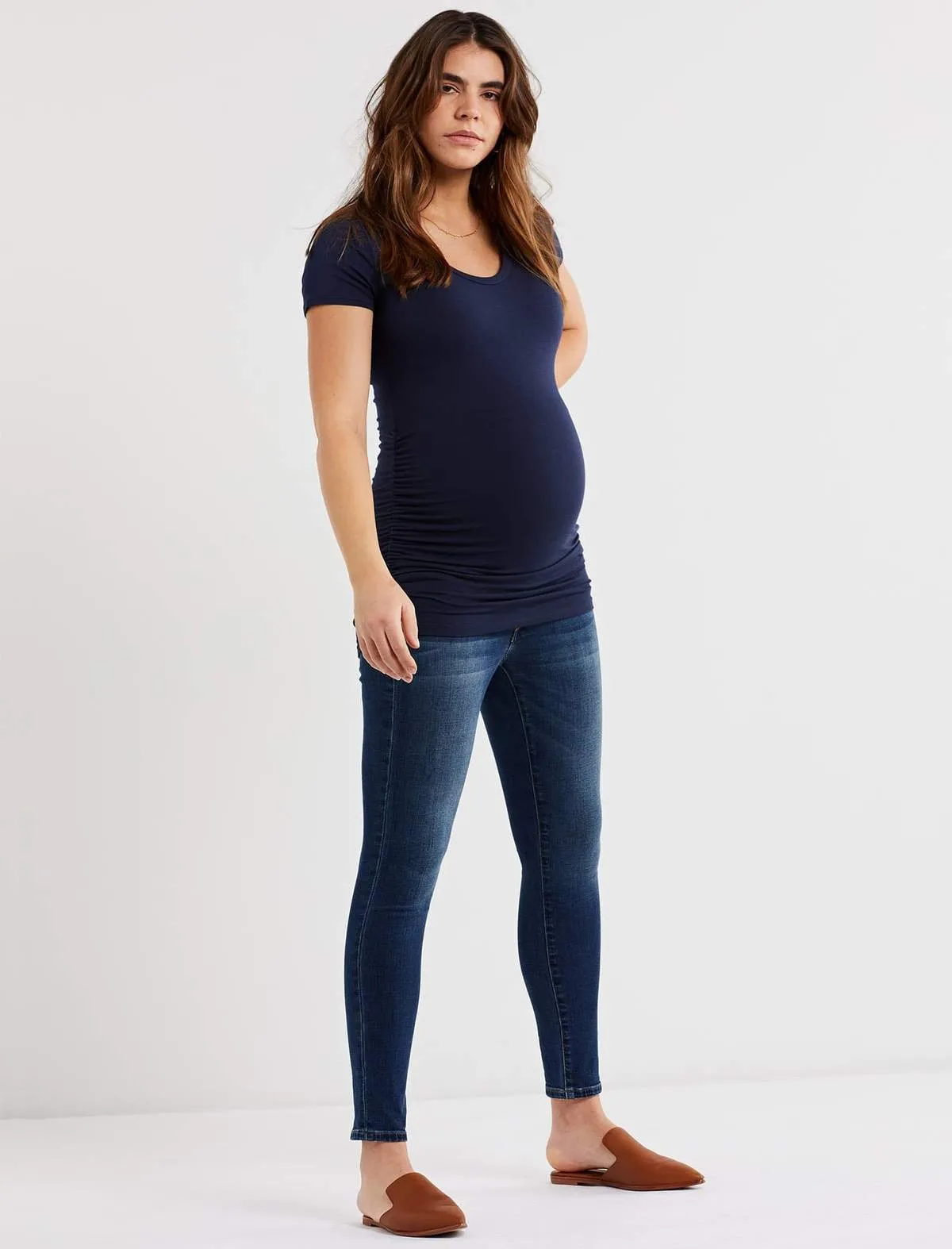 Luxe Side Ruched V-Scoop Maternity T Shirt in Navy