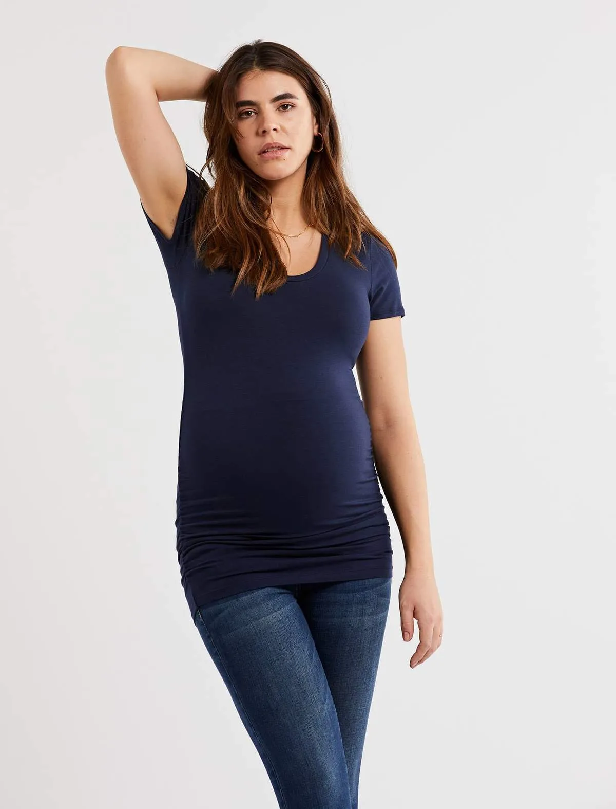 Luxe Side Ruched V-Scoop Maternity T Shirt in Navy