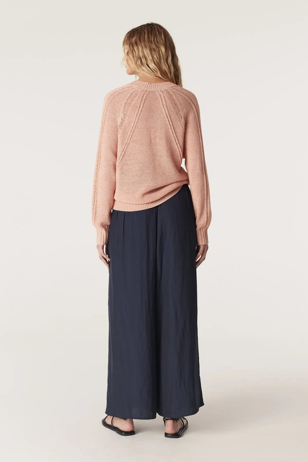 Raffles V Neck Jumper - Peach